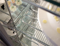 Provino: detail – glass shelf support